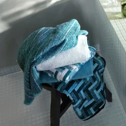 Tide Duschtuch 67X140 cm(deep lake/turquoise)